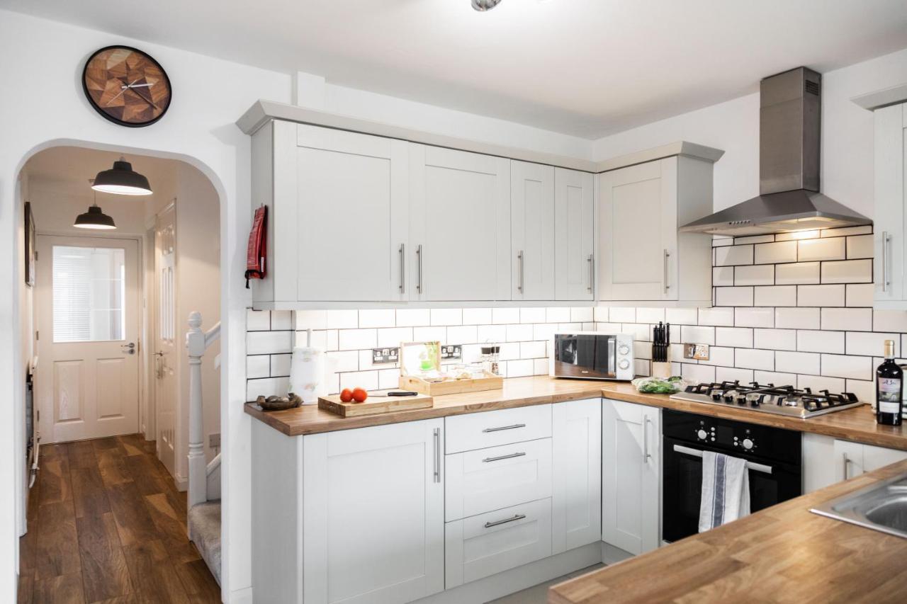 אשפורד Maunsell House - Lovely Central Home Near Designer Outlets & Town With Parking מראה חיצוני תמונה