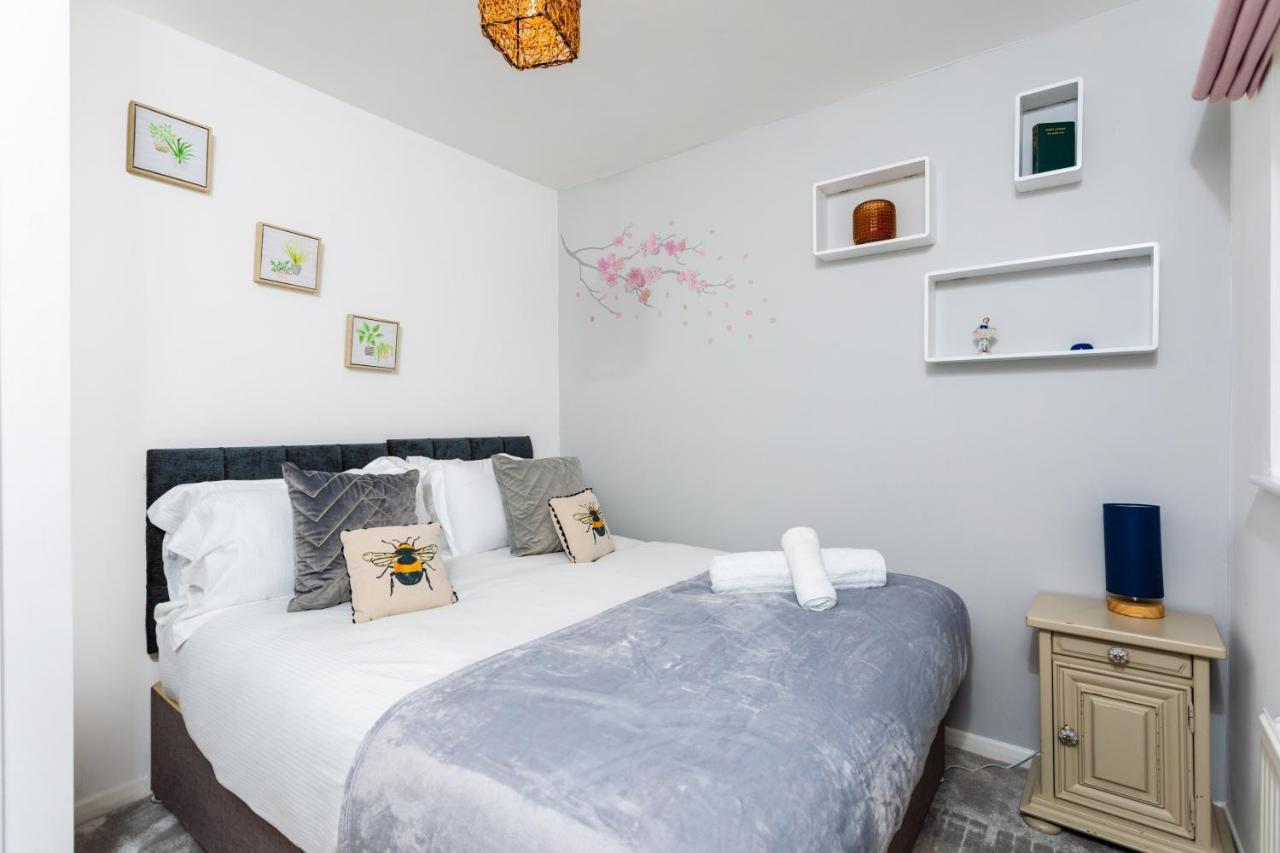 אשפורד Maunsell House - Lovely Central Home Near Designer Outlets & Town With Parking מראה חיצוני תמונה