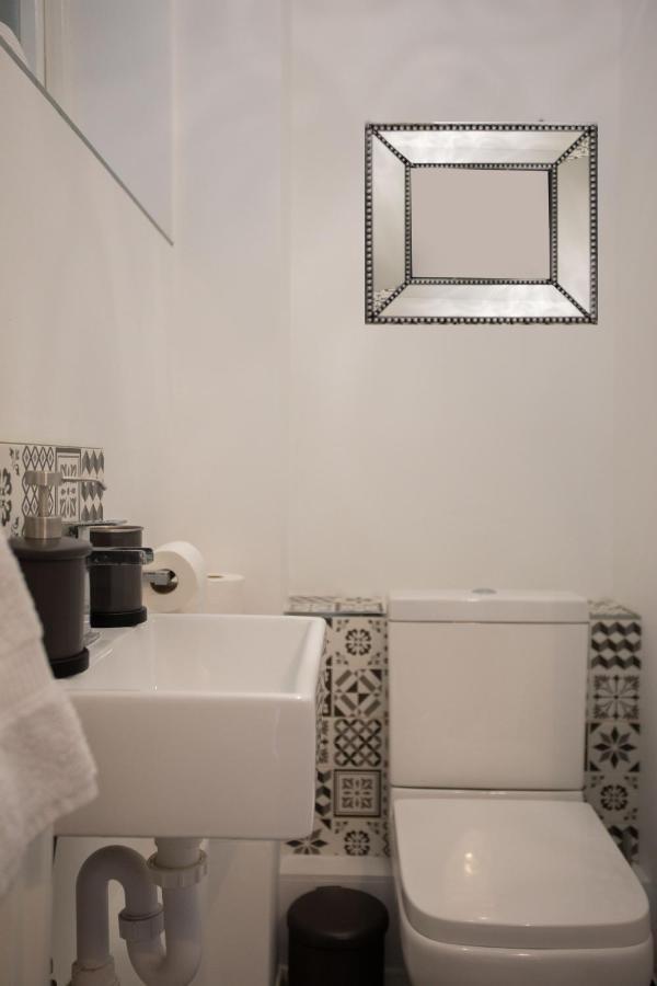 אשפורד Maunsell House - Lovely Central Home Near Designer Outlets & Town With Parking מראה חיצוני תמונה