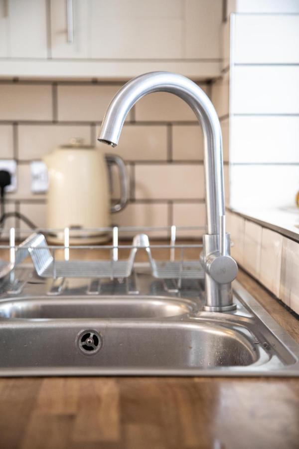 אשפורד Maunsell House - Lovely Central Home Near Designer Outlets & Town With Parking מראה חיצוני תמונה